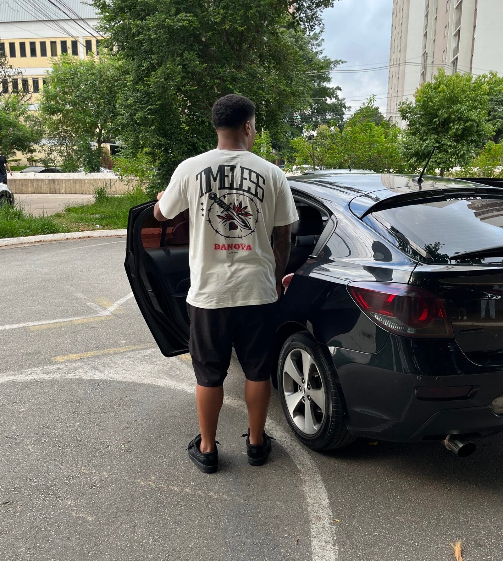 OFF-WHITE TEE "TIMELESS" - Imagem 4